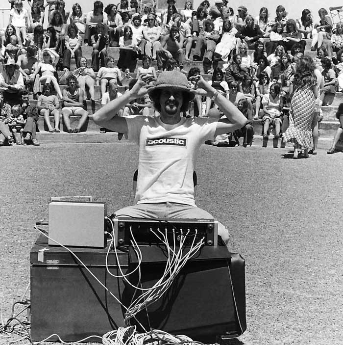 Admin_thumb_mike-lewis-holden-sound-beech-concert-new-brighton1974