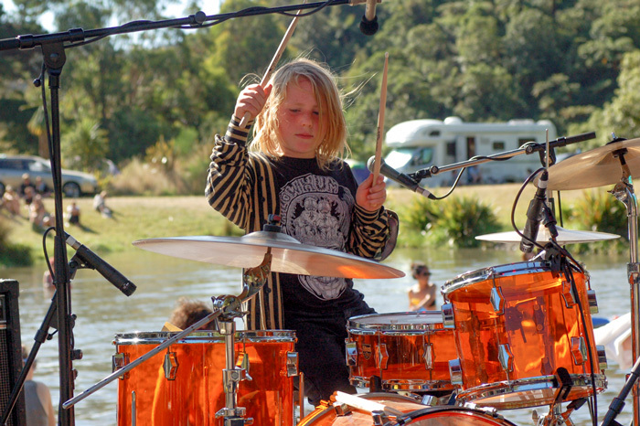 Admin_thumb_louis-amos---the-drummer-and-singer-of-electric-fence-and-10-year-old-brother-of-jeremy-from-rackets-_calh-2013_-pjs